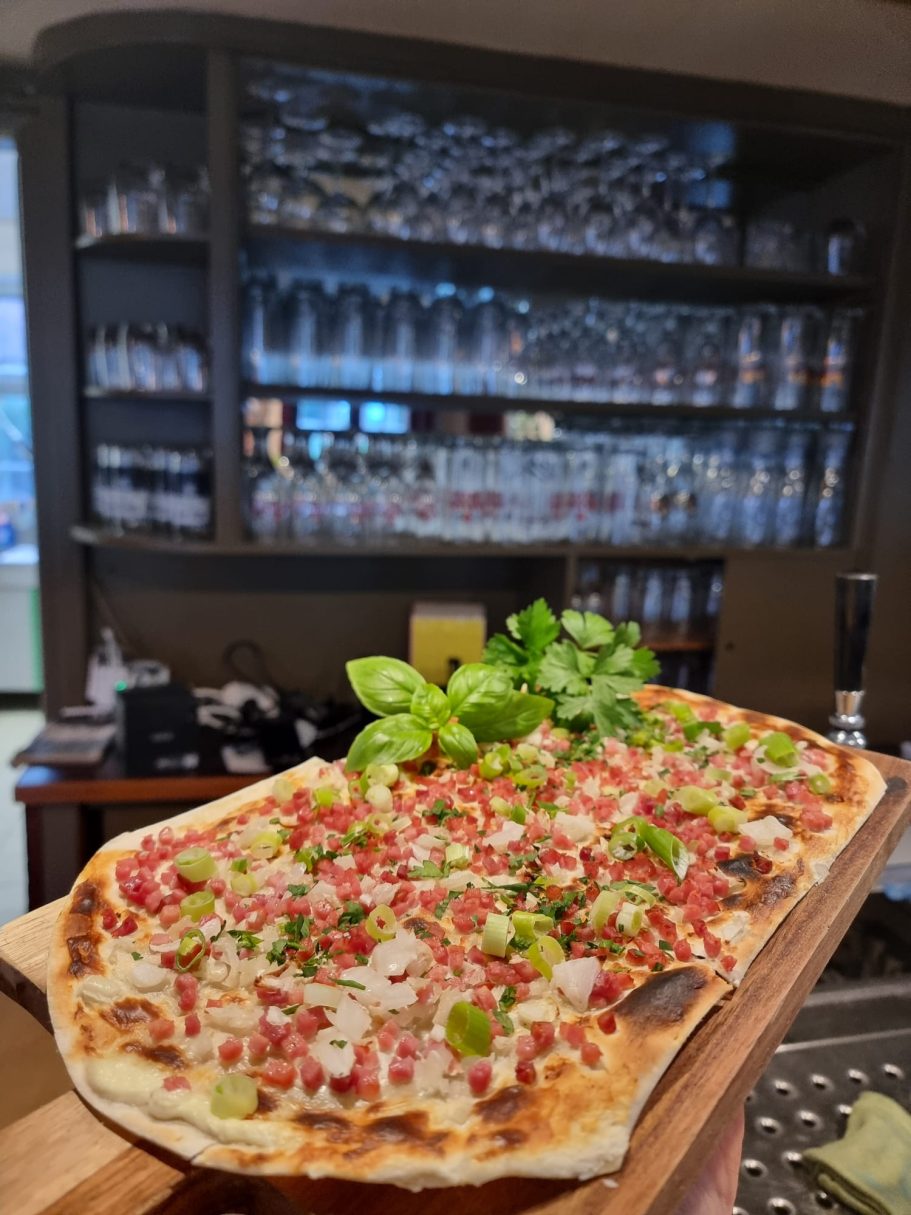 Elsässer Flammkuchen Elsässer Flammkuchen